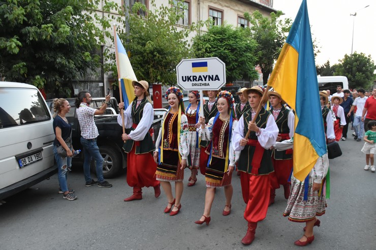 51-uluslararasi-arhavi-kultur-ve-sanat-festivali-basladi-1.jpg
