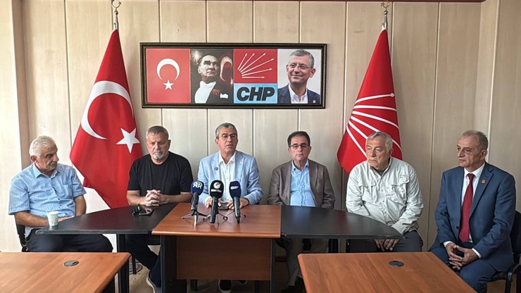 cumhuriyet-halk-partisi-chp-grup-baskanvekili-ve-istanbul-milletvekili-gokhan-gunaydin-rizede-basin-toplantisinda-10.jpg