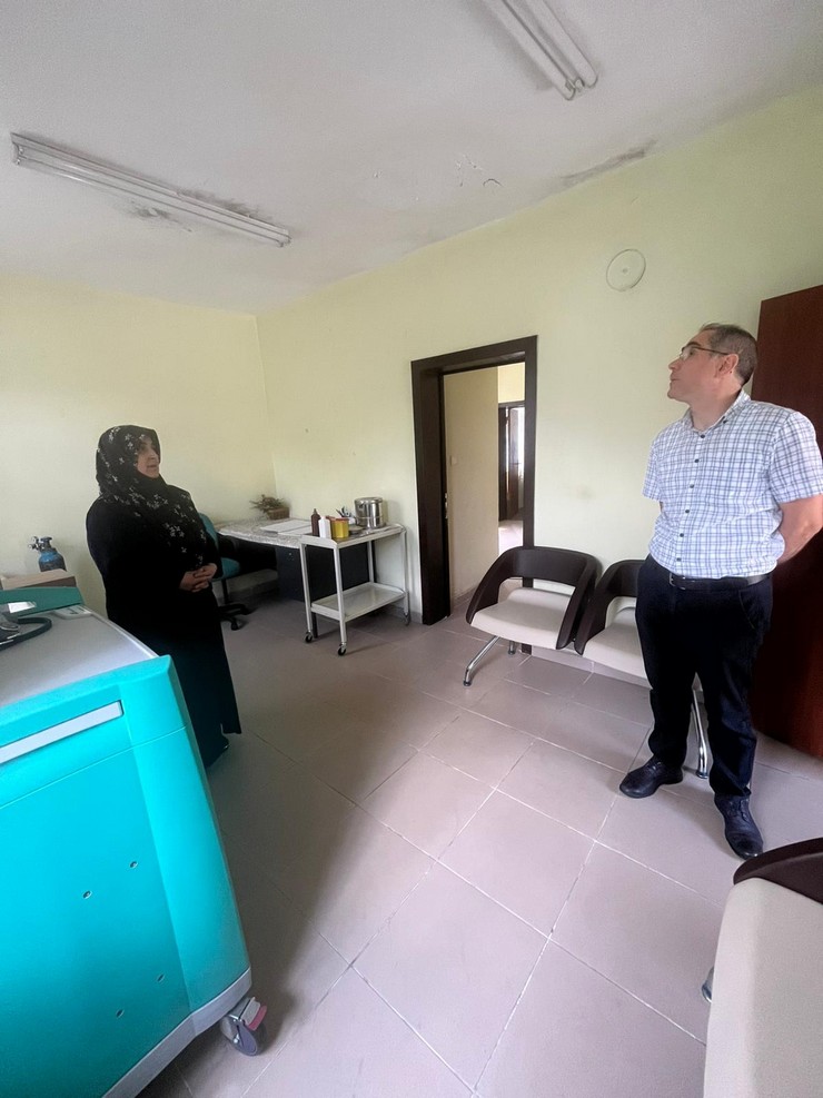 rize-il-saglik-muduru-doc-dr-gokhan-demiral-ardesen-ilcesindeki-birinci-basamak-saglik-tesislerini-ziyaret-ederek-vatandaslara-sunulan-saglik-hizmetlerini-yerinde-i-5.jpg