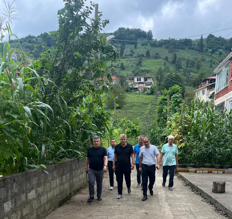rize-il-saglik-muduru-doc-dr-gokhan-demiral-ardesen-ilcesindeki-birinci-basamak-saglik-tesislerini-ziyaret-ederek-vatandaslara-sunulan-saglik-hizmetlerini-yerinde-inc-1.jpg