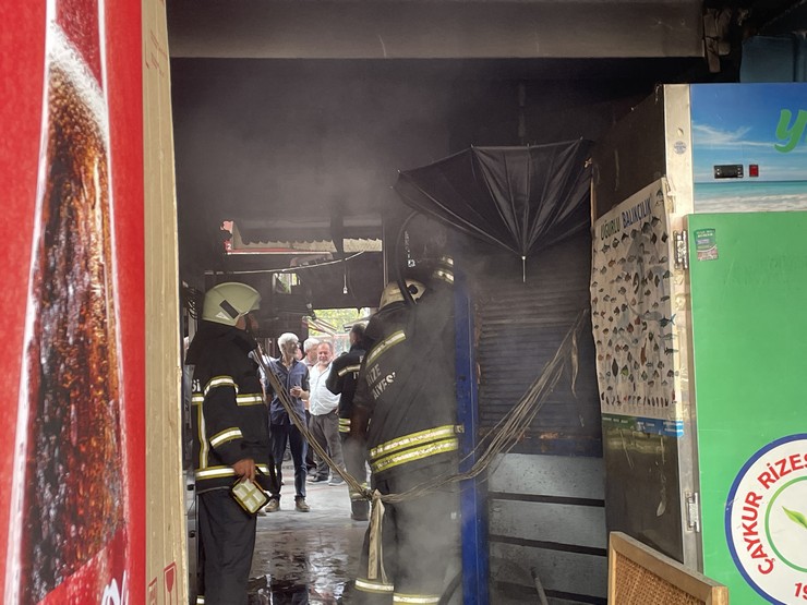 rizede-is-haninda-cikan-yangin-sonduruldu-4.jpg