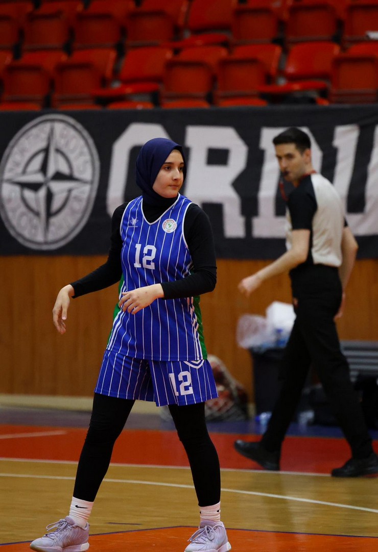 beyza-kotan-edirne-dsi-spor-basketbol-takiminda-2.jpg
