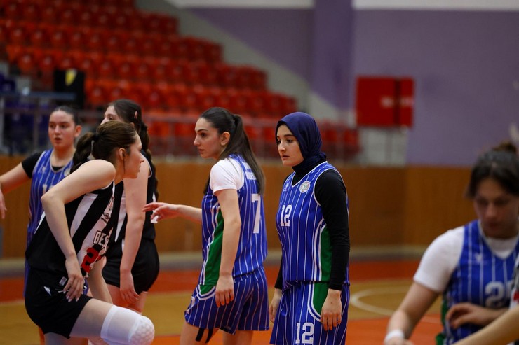 beyza-kotan-edirne-dsi-spor-basketbol-takiminda-4.jpg