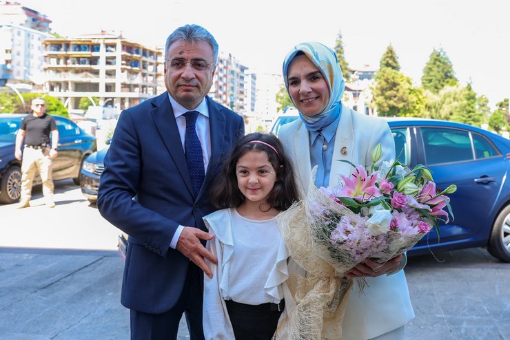 mahinur-ozdemir-goktas-rize-valiligi-ziyareti-2.jpg