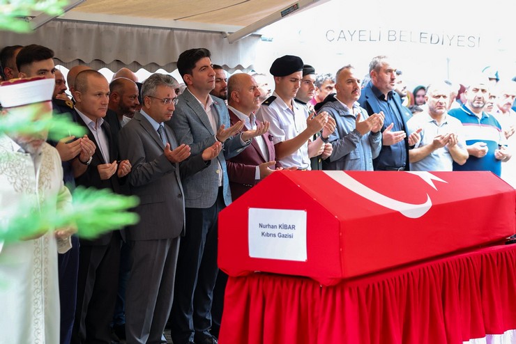 rizeli-kibris-gazisi-nurhan-kibar-son-yolculuguna-ugurlandi-6.jpg