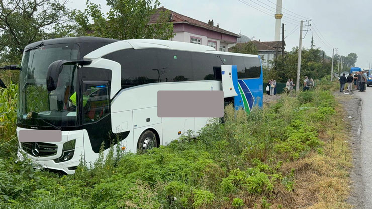 samsunun-terme-ilcesinde-yolcu-otobusunun-kaza-yapmasi-sonucu-yaralilarin-oldugu-ogrenildi-1.jpg