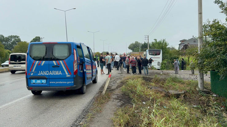 samsunun-terme-ilcesinde-yolcu-otobusunun-kaza-yapmasi-sonucu-yaralilarin-oldugu-ogrenildi-2.jpg
