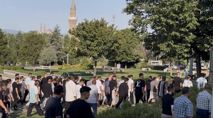 Eski Kocası Tarafından Bıçaklanarak Öldürülen Kadın Toprağa Verildi