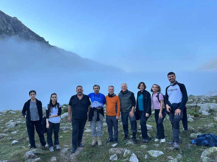 turk-noroloji-dernegi-ile-turk-algoloji-dernegi-tarafindan-28-30-agustos-tarihleri-arasinda-kackar-daglarinda-agri-tedavisi-icin-farkindalikla-kackar-tirmanisi-etkin-4.jpg