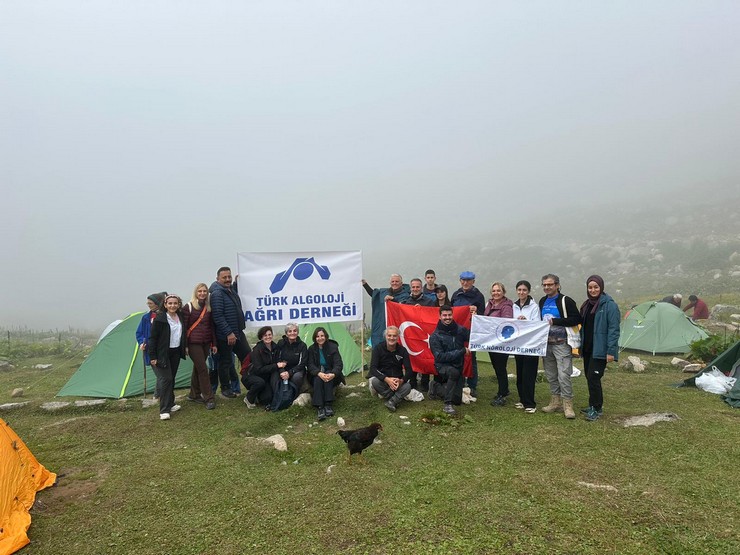 turk-noroloji-dernegi-ile-turk-algoloji-dernegi-tarafindan-28-30-agustos-tarihleri-arasinda-kackar-daglarinda-agri-tedavisi-icin-farkindalikla-kackar-tirmanisi-etkin.jpg