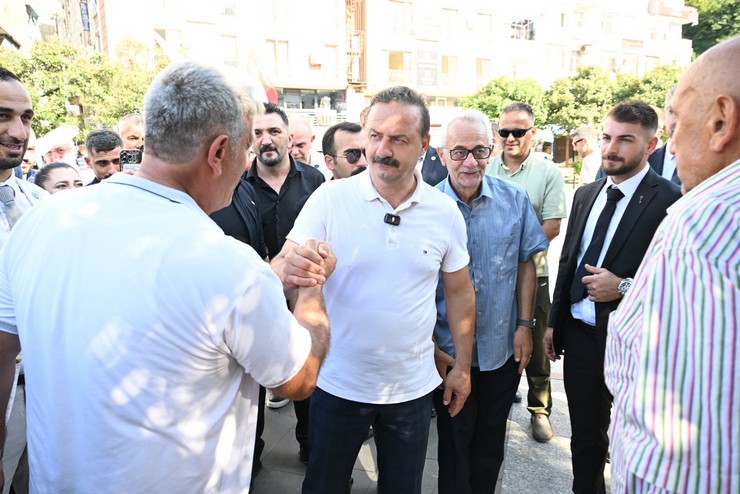 anahtar-parti-genel-baskani-yavuz-agiralioglu-rizede-vatandaslarla-bir-araya-geldi-11.jpg