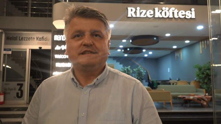 rizede-kofteci-vatandas-1950li-yillarda-babasinin-el-arabasinda-basladigi-isini-restorana-tasidi-babasina-ozel-tarife-ise-rize-koftesi-ismini-verdi-3.jpg
