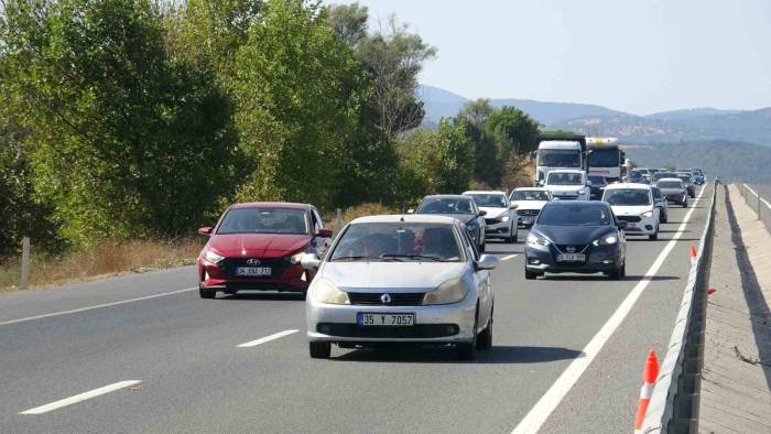 Balıkesir’de Yaz Tatili Bitti, Trafik Yoğunluğu Başladı