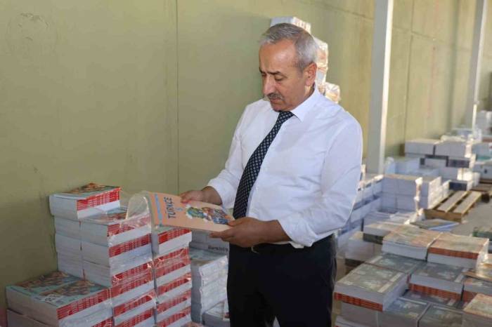 Karabük’te 272 Bin Ders Kitabı Dağıtılacak
