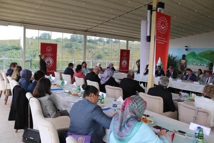 karadeniz-bolgesi-kadin-hizmetleri-bolgesel-istisare-toplantisi-trabzonda-gerceklestirildi-3.jpg