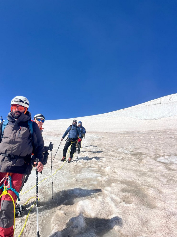 kazbek-dagina-tirmanan-rizeli-dagcilardan-filistine-destek-5.jpg