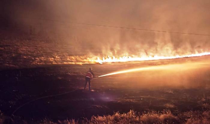 Çaldıran’da Anız Yangını