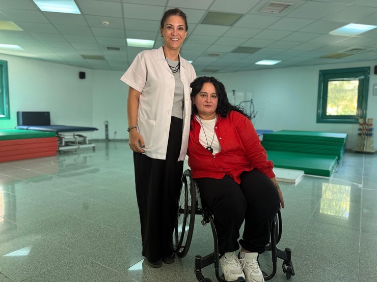 rizede-yuksekten-dusme-sonucu-omuriliginde-olusan-hasar-nedeniyle-13-yasindan-itibaren-tekerlekli-sandalye-kullanan-ve-27-yil-evden-cikmayan-hacere-korkmazin-59-haya.jpg