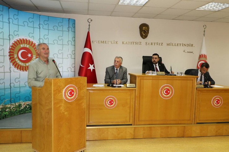 rize-il-genel-meclisinin-eylul-ayi-olagan-toplantilari-meclis-baskani-ali-imran-buyuk-baskanliginda-bugun-ve-hafta-icerisinde-yapilan-birlesimlerle-tamamlandi-5.jpg