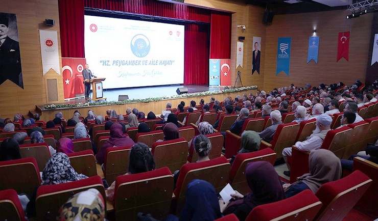 rizede-hz-peygamber-ve-aile-hayati-konferansi-duzenlendi-1.jpg