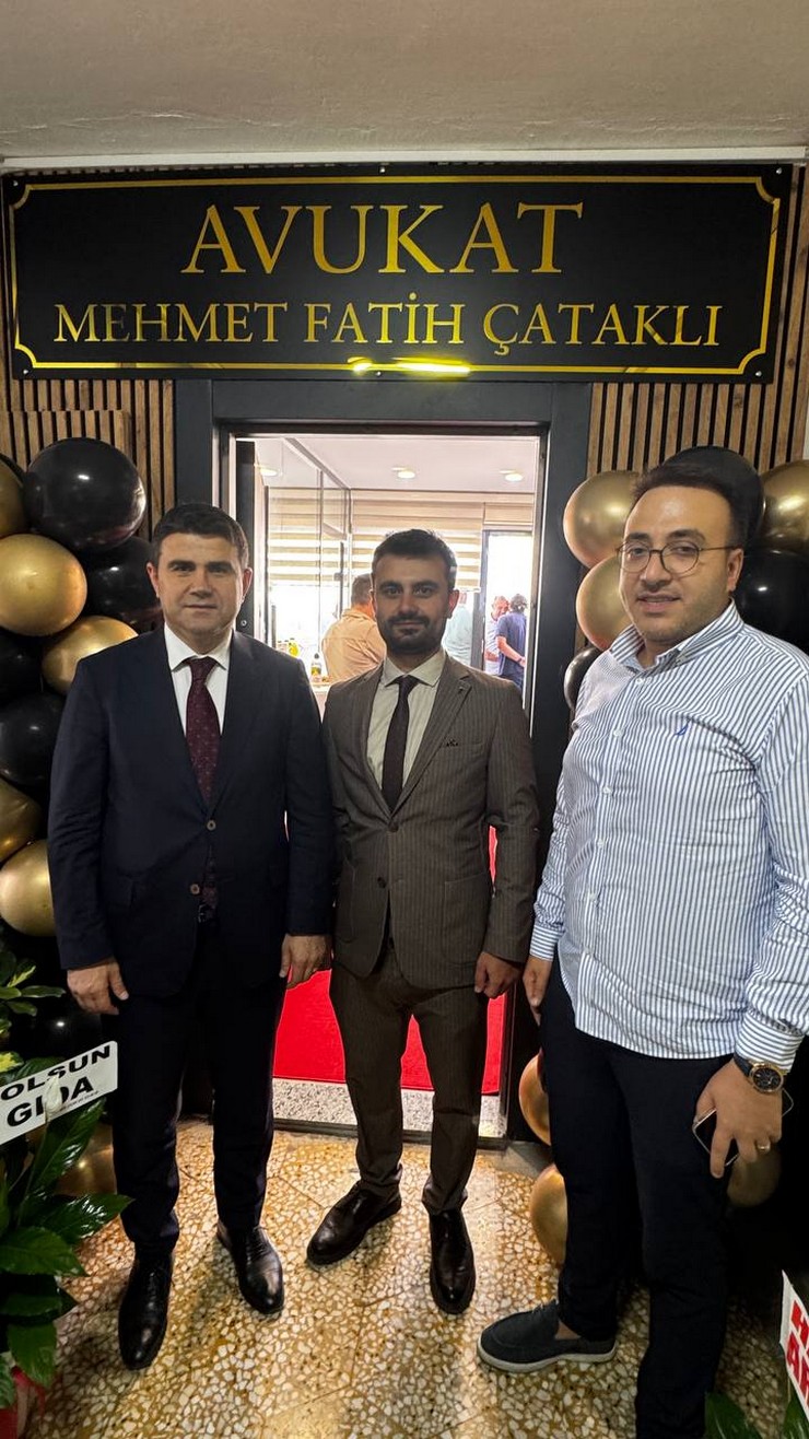 av-mehmet-fatih-cataklinin-kurdugu-catakli-hukuk-ofisi-rize-kent-merkezinde-duzenlenen-torenle-resmen-hizmete-basladi-3-001.jpg