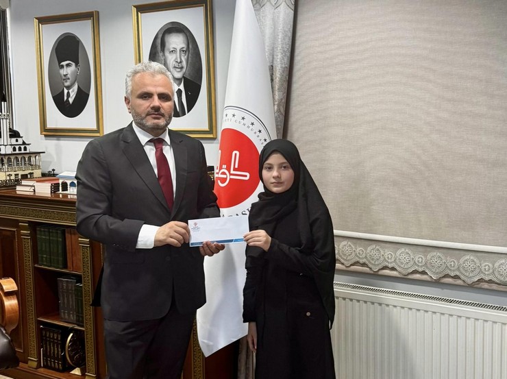 rizede-kuran-i-kerimi-yuzunden-guzel-okuma-yarismasi-il-finali-yapildi-6.jpg