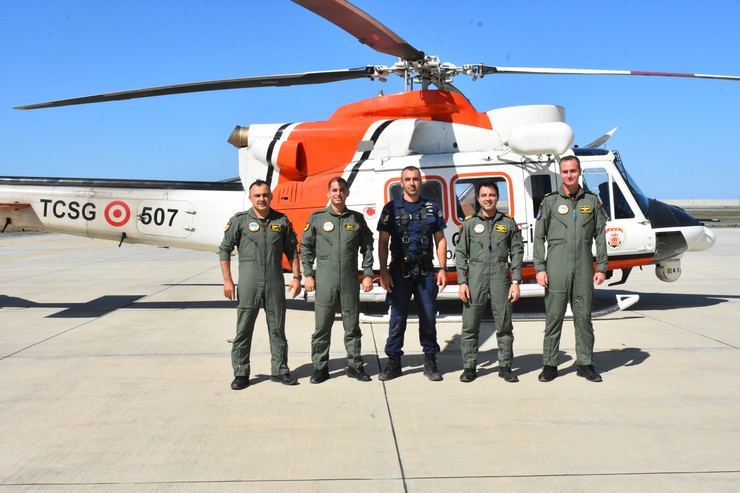 artvinde-ulasim-saglanamayan-koydeki-hasta-helikopterle-rizeye-gonderildi-3.jpg