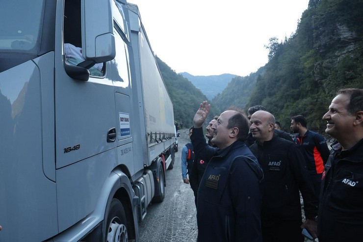 afaddan-dogu-karadenizdeki-yagislarin-ardindan-yapilan-calismalara-iliskin-aciklama-7.jpg