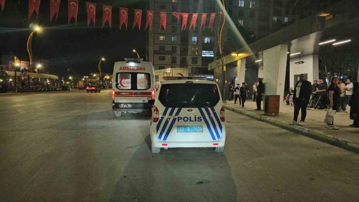 Gaspçı Telefonunu Almak İstediği Şahsı Bıçakla Yaraladı