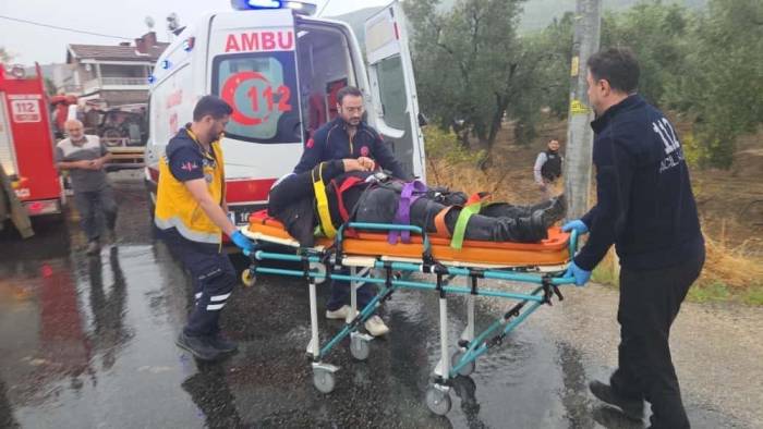 Bursa’da Çekici İle Kamyonet Çarpıştı 4 Yaralı