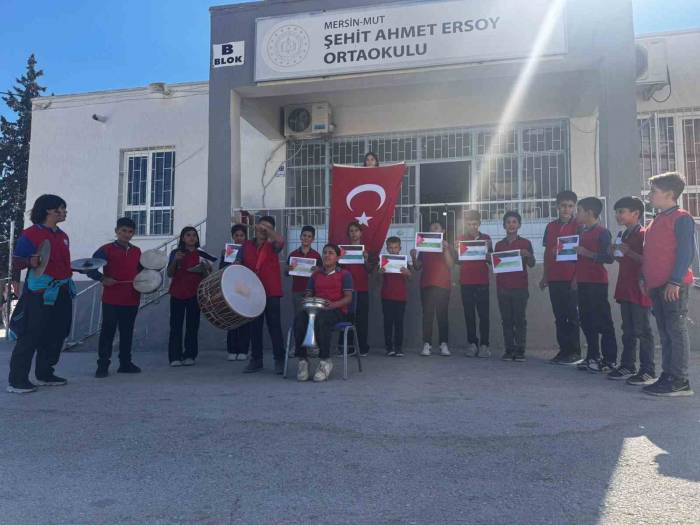 Mut’lu Öğrencilerden Filistin’e Destek