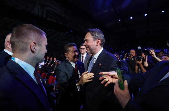 Bakan Bayraktar, Rusya’da Doğal Gaz Mesajı Verdi