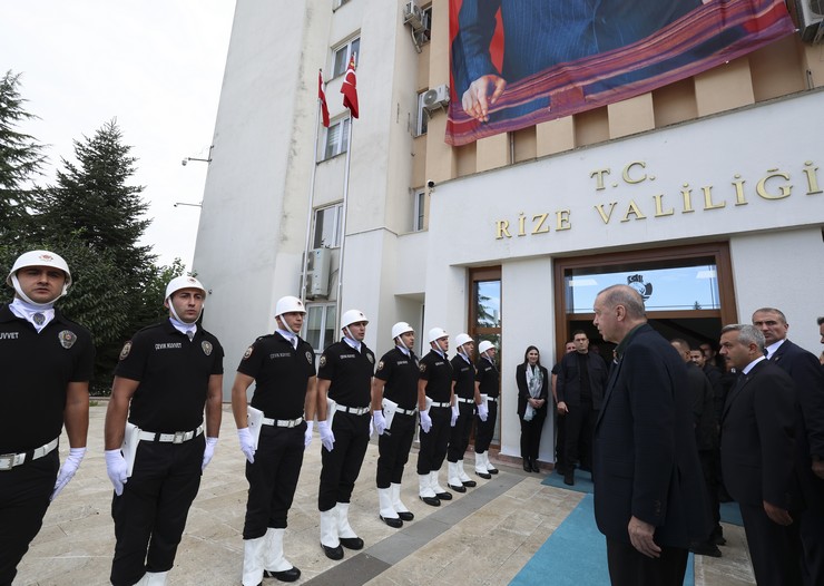 cumhurbaskani-recep-tayyip-erdogan-rize-valiligini-ziyaret-etti-1.jpg