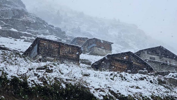 rizenin-yuksek-kesimlerinde-kar-yagisi-etkili-oldu-2.jpg