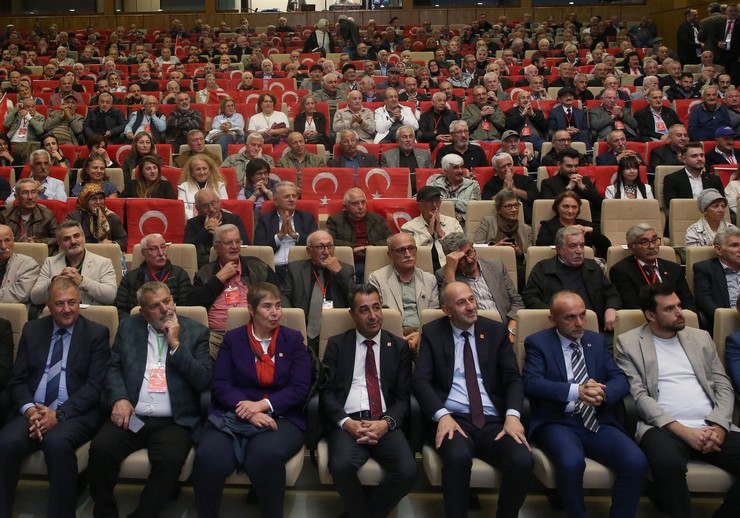 chp-genel-baskan-yardimcilari-adem-ve-sahbaz-partilerinin-il-kongresine-katildi-1.jpg