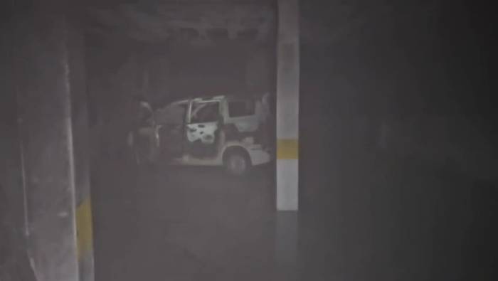 Otoparktaki Araç Alev Aldı, Bina Tahliye Edildi