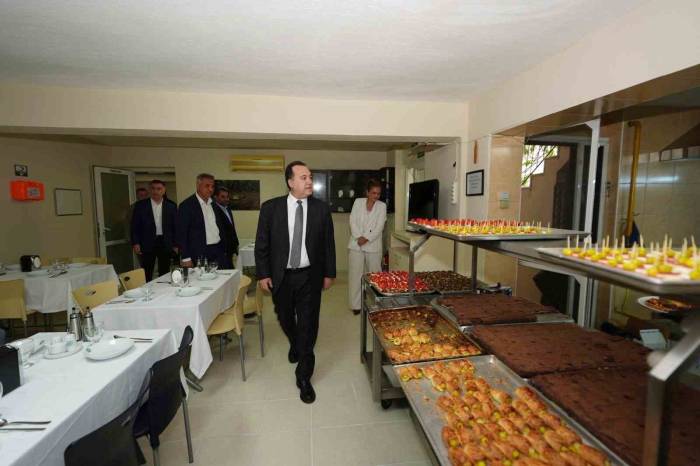 Manisa Büyükşehir’den Üniversiteli Kızlara Yurt Desteği