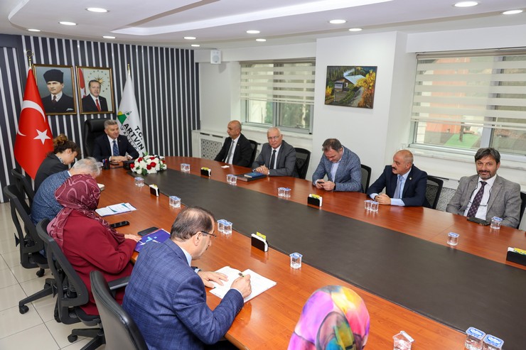 artvinde-vali-ergun-baskanliginda-il-istihdam-ve-mesleki-egitim-kurulu-toplantisi-yapildi-2.jpg