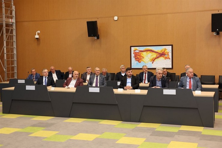 rizede-kamu-yatirimlari-degerlendirildigi-2025-yili-iv-donem-il-koordinasyon-kurulu-toplantisi-yapildi-3.jpg