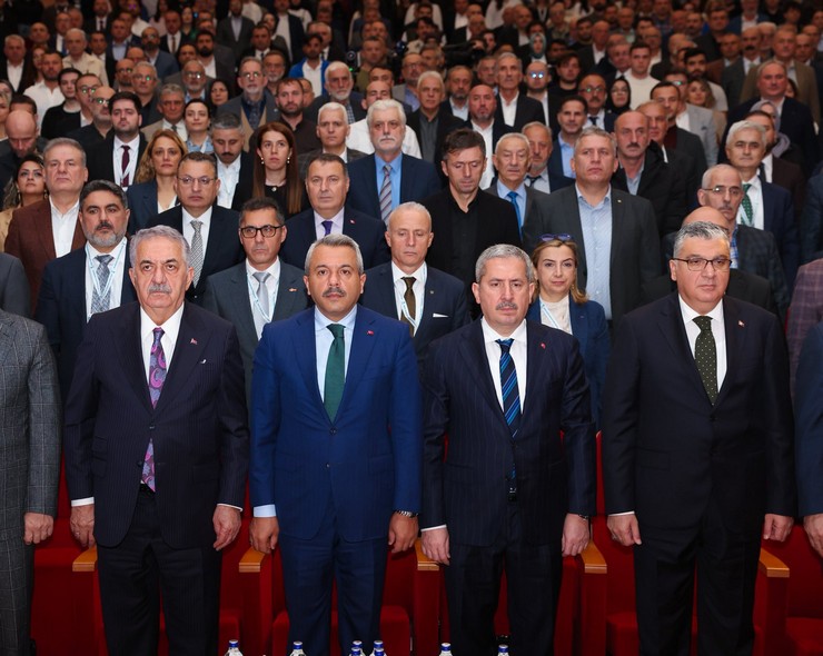 rizede-recep-tayyip-erdogan-universitesi-kongre-ve-kultur-merkezinde-uluslararasi-rize-ticaret-ve-ekonomi-kongresi-zirvesi-duzenlendi-2.jpg