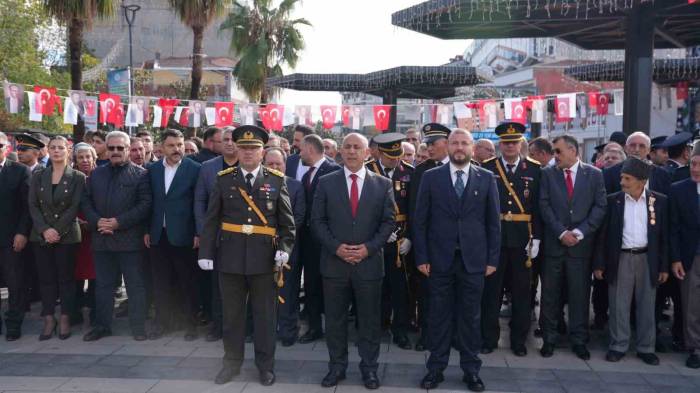 Cumhuriyet Bayramı Arnavutköy’de Coşkuyla Kutlandı