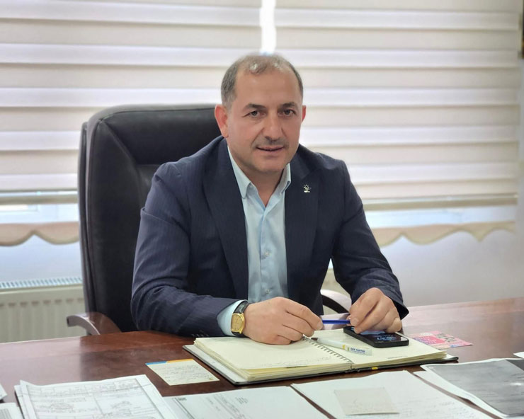 ak-parti-ardesen-ilce-baskani-zekeriya-bozkan-ardesen-belediye-baskani.jpg