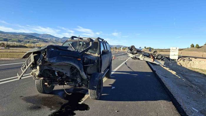 Hisarcık’ta Trafik Kazası: 4 Yaralı