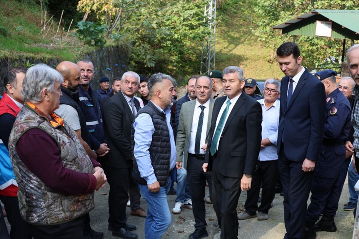 artvin-valisi-turan-ergun-arhavi-ilcesinde-bir-dizi-ziyaret-ve-incelemelerde-bulundu-5.jpg
