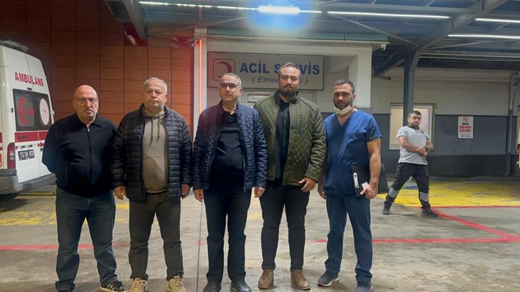 rize-il-saglik-muduru-doc-dr-gokhan-demiral-mevlit-yemeginden-zehirlenen-94-kisiden-15-20-kisinin-taburcu-edildigini-diger-vatandaslarin-tedavilerinin-surdugunu-soyl.jpg