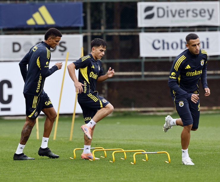 fenerbahce-caykur-rizespor-maci-hazirliklarina-basladi-3.jpg