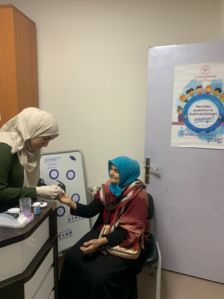 14-kasim-dunya-diyabet-gunu-kapsaminda-rizede-farkindalik-etkinlikleri-duzenlendi-6.jpg