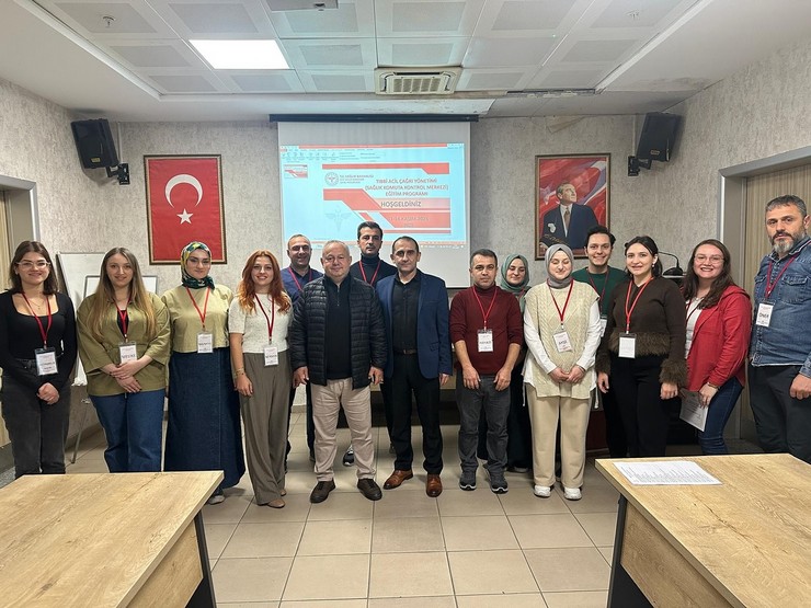 rize-112-personeline-kapsamli-tibbi-acil-cagri-yonetimi-egitimi-tamamlandi-5.jpg