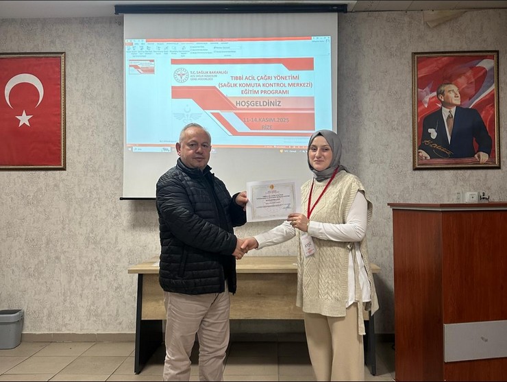 rize-112-personeline-kapsamli-tibbi-acil-cagri-yonetimi-egitimi-tamamlandi-8.jpg
