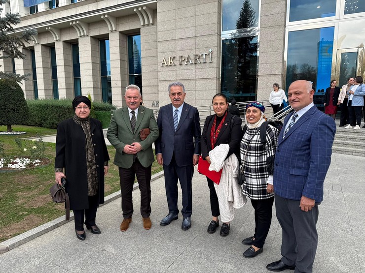 ak-parti-genel-merkez-teskilat-baskani-ahmet-buyukgumusun-tensipleriyle-hemsin-ilce-baskanligi-gorevine-dilek-akinci-atandi-5.jpg